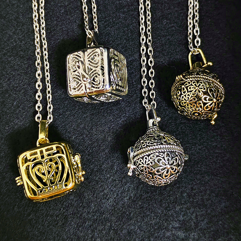 Diffuser Necklace Locket - 빈티지 황동 할로우 볼 로켓 펜던트